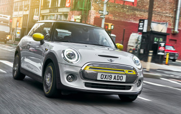 Mini привезет во Франкфурт электрический Cooper и гибридный Countryman