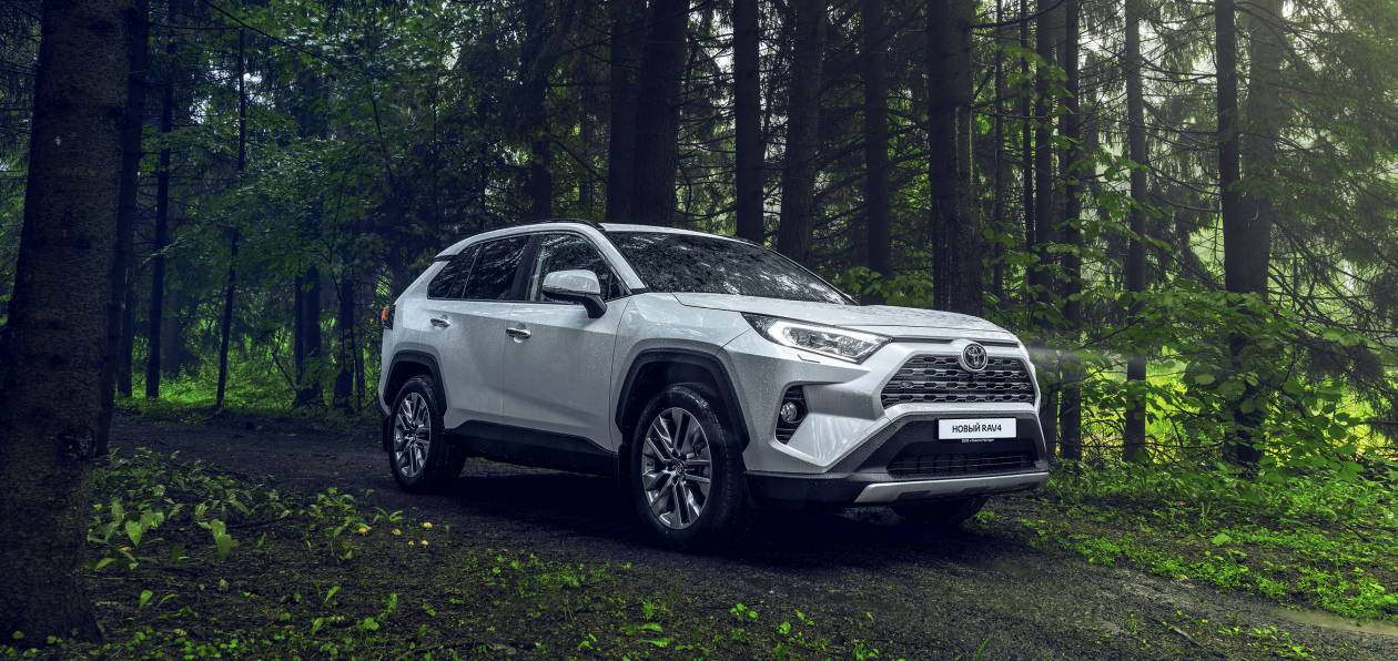 Toyota запустит производство нового RAV4 в России в октябре