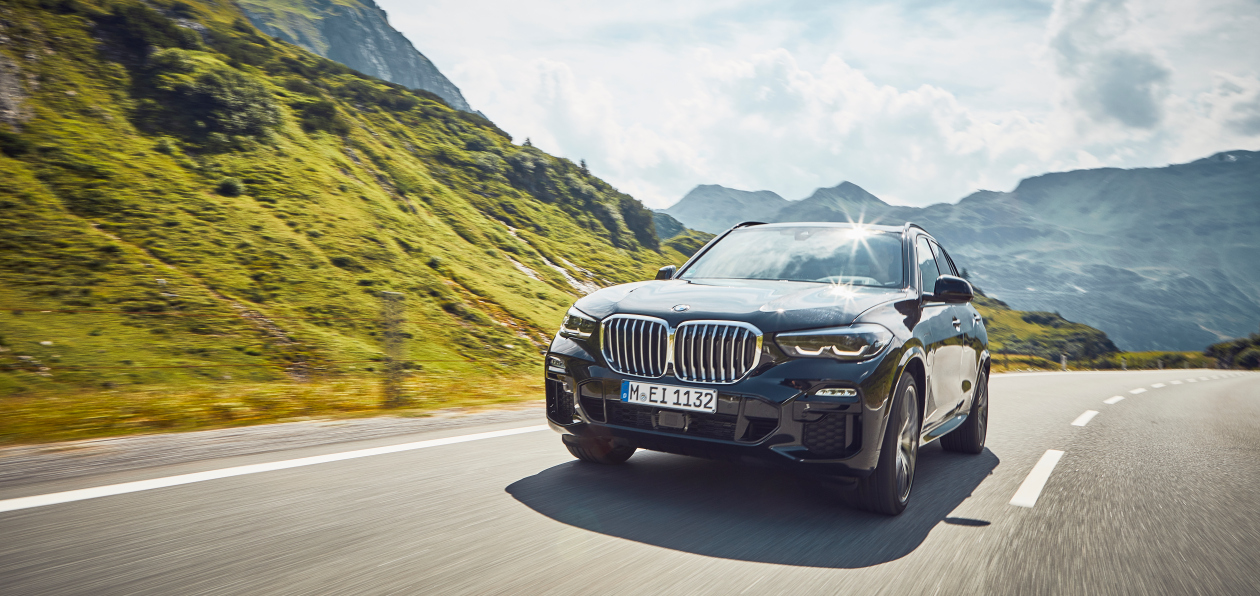 BMW выпустил гибридную версию кроссовера X5