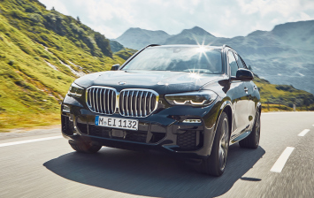 BMW выпустил гибридную версию кроссовера X5