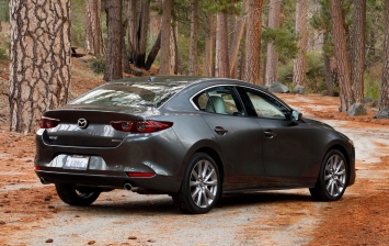 Новый седан Mazda3 оценили в рублях