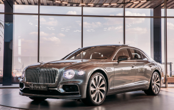 Новый Bentley Flying Spur доехал до России