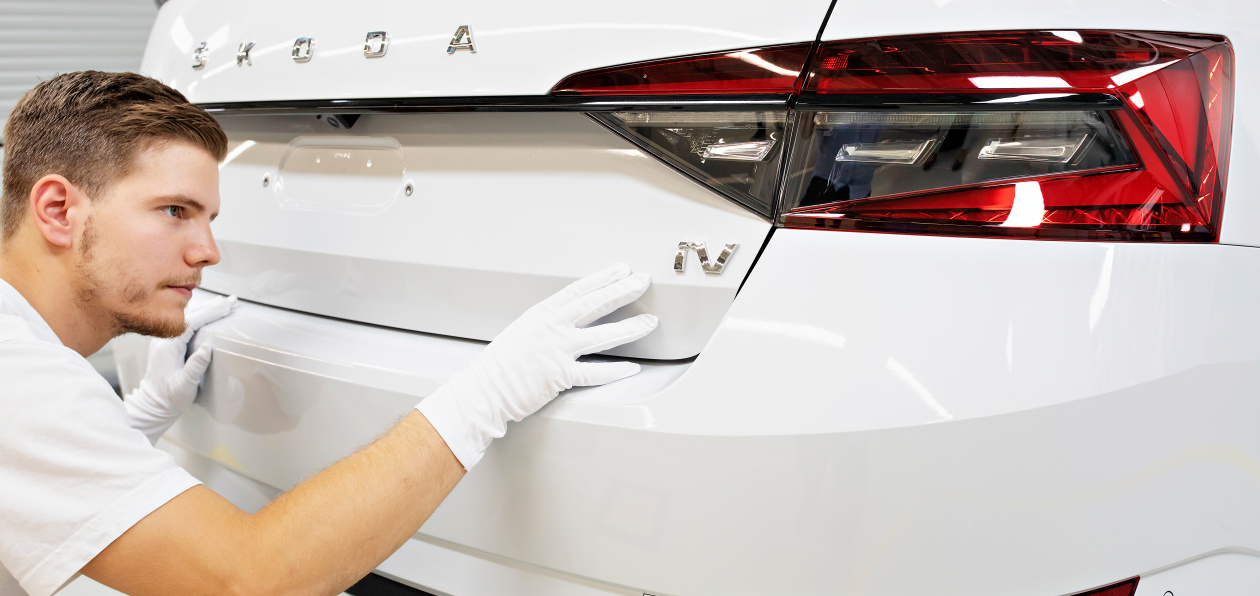 Skoda запустила серийное производство гибридной версии Superb