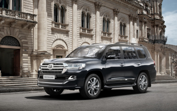 Обновленный Toyota Land Cruiser 200 доехал до России