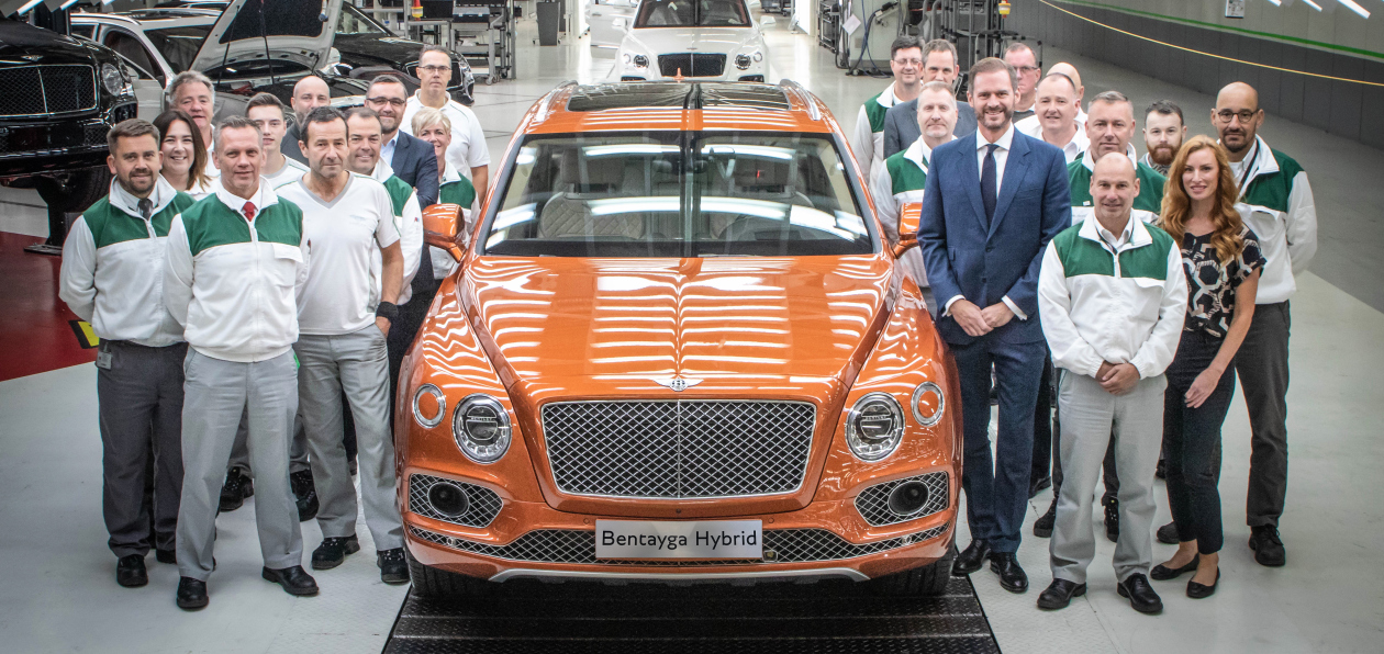 Bentley начал поставки первых гибридных Bentayga