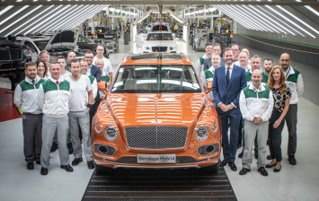 Bentley начал поставки первых гибридных Bentayga