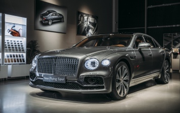 Новый Bentley Flying Spur доехал до Петербурга