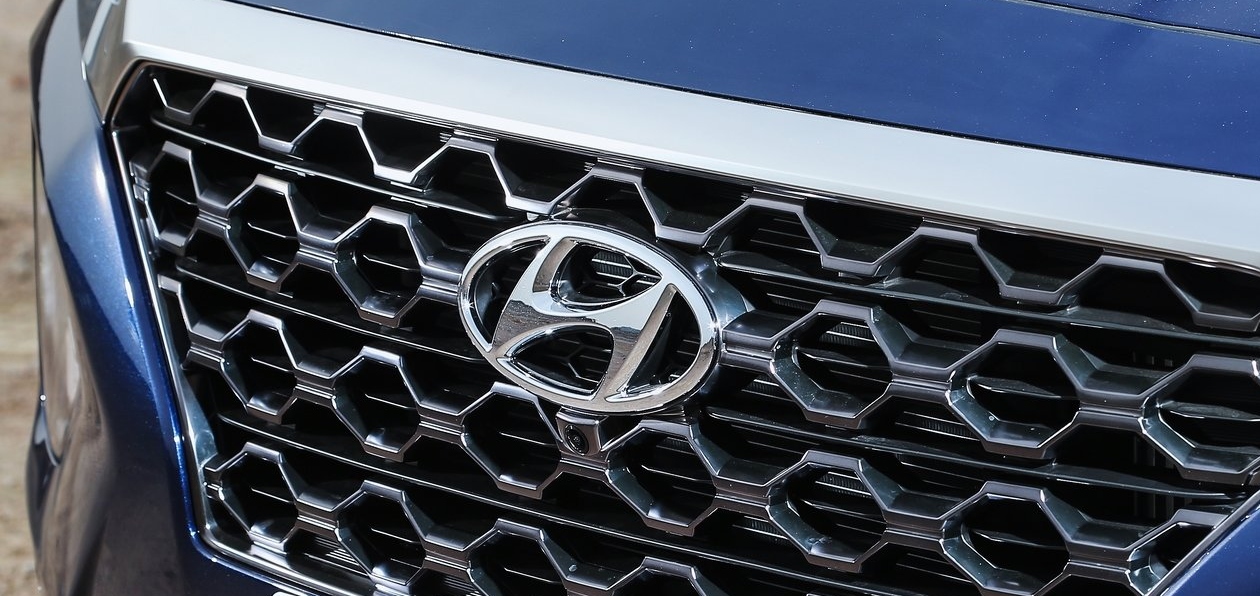 Hyundai представил Santa Fe и Tucson в версии Rock Edition с новыми моторами