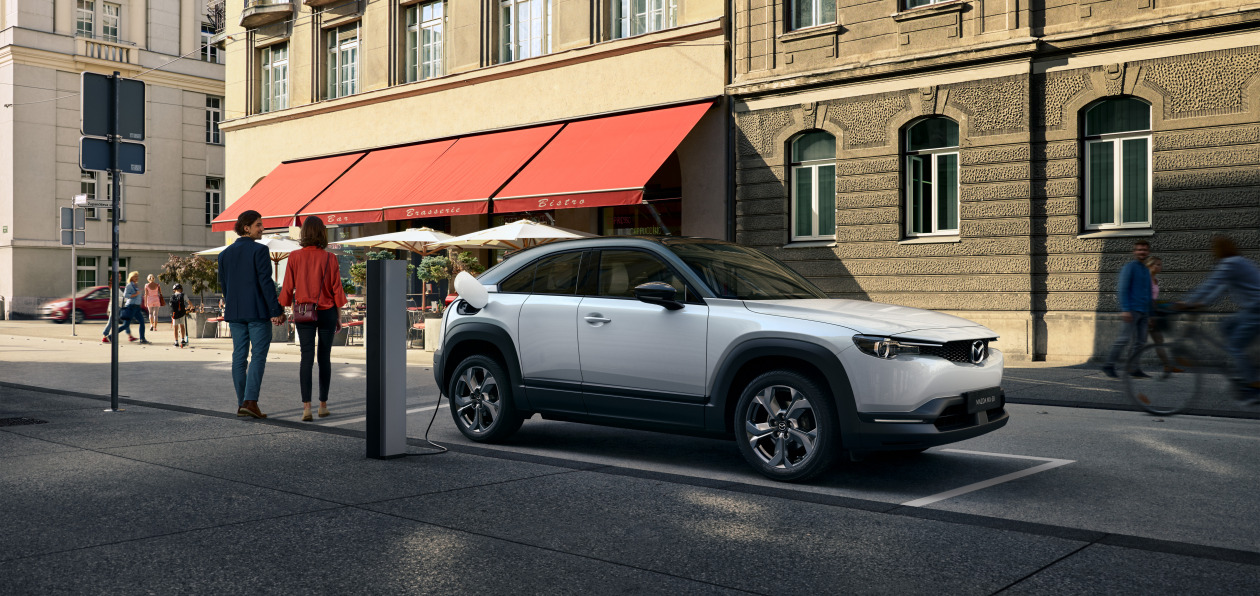 Mazda представила свой первый серийный электромобиль