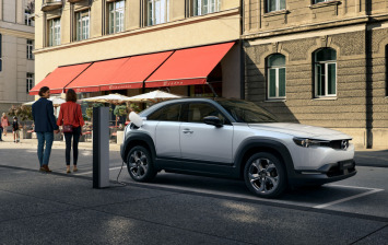 Mazda представила свой первый серийный электромобиль