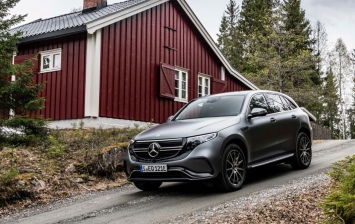 Mercedes привезет в Россию полностью электрический кроссовер EQC