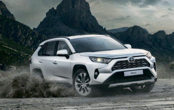 Пятое поколение Toyota RAV4 получило российский ценник