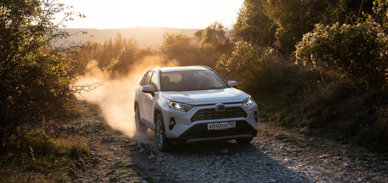 Toyota запустила продажи нового RAV4