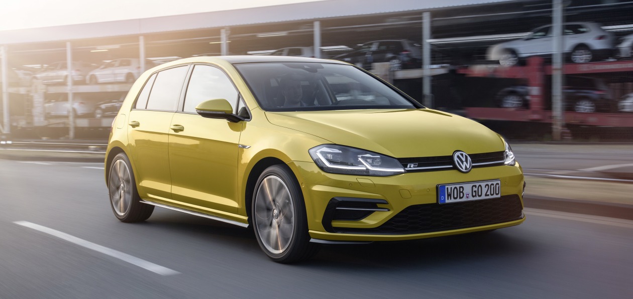 Новый Volkswagen Golf поймали без камуфляжа