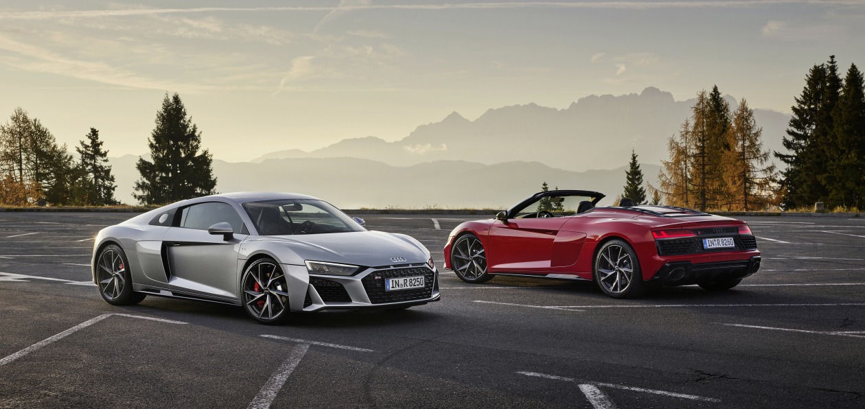 Купе и спайдер Audi R8 получили заднеприводные версии