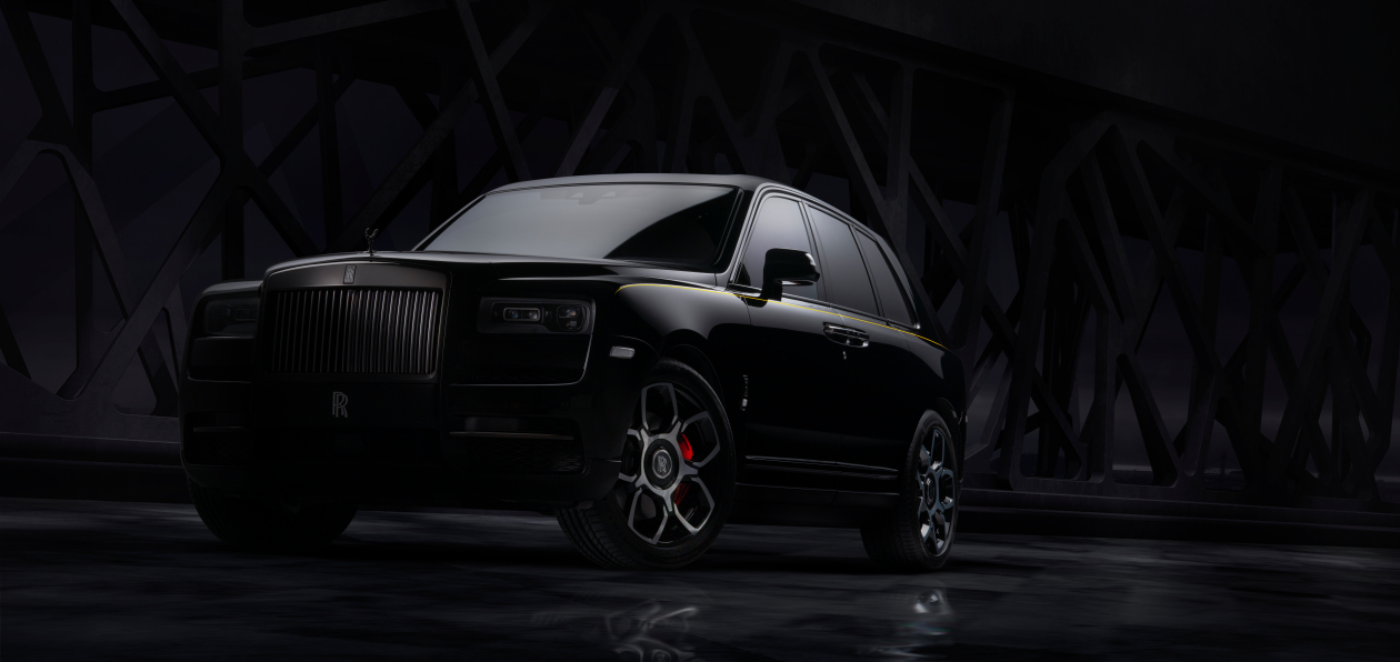 Rolls-Royce представил Cullinan в спецверсии Black Badge