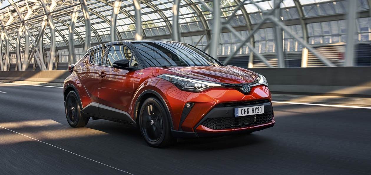 Обновленный кроссовер Toyota C-HR получил российский ценник