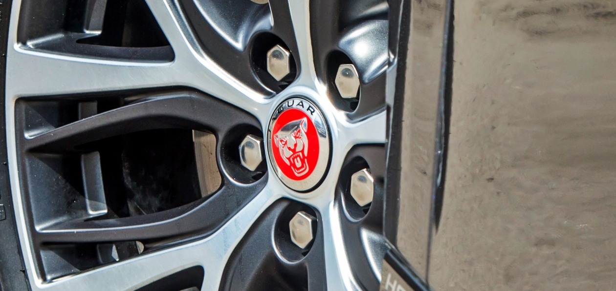 Jaguar Land Rover поднимет цены на автомобили в России