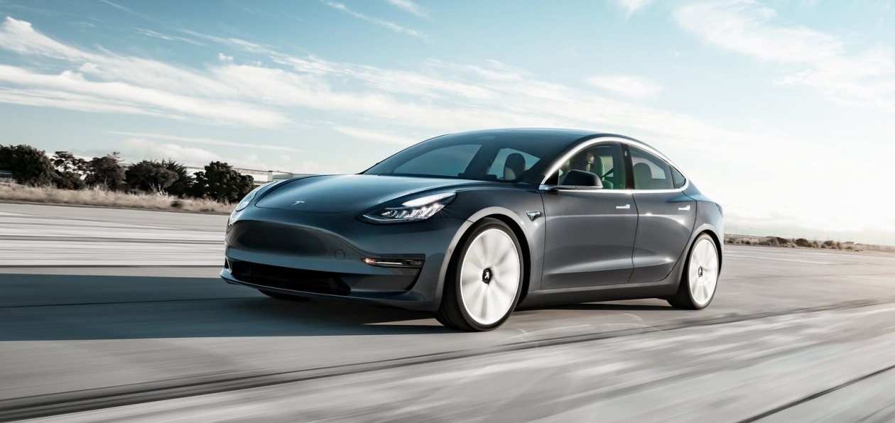 Tesla поставила покупателям первые машины китайской сборки