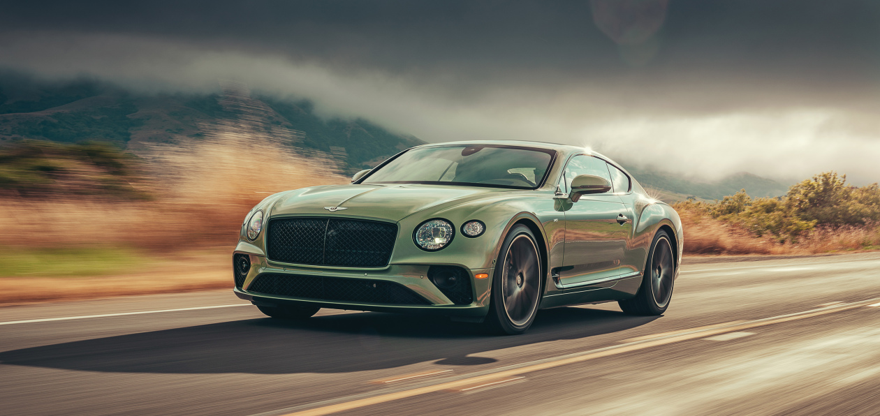 Bentley назвал сроки начала продаж нового Flying Spur и Continental GT V8 в России