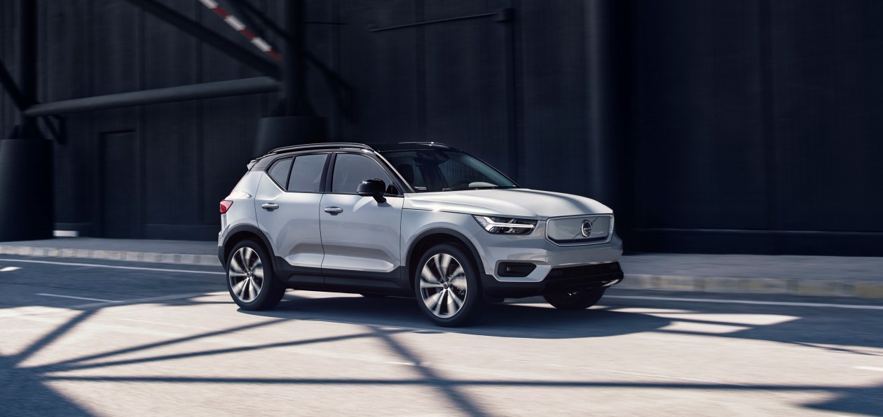 Volvo открыл прием заказов на полностью электрический XC40