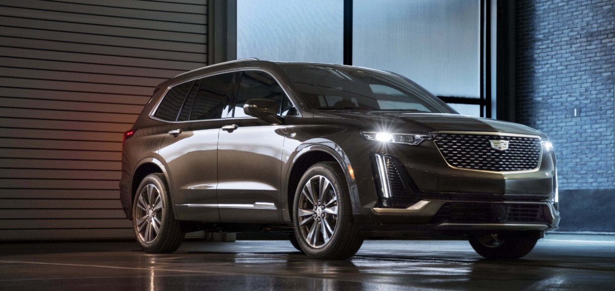 Cadillac открыл прием заказов на кроссовер XT6