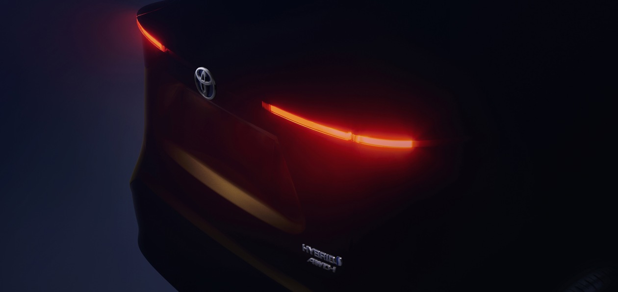 Toyota выложила тизер нового компактного кроссовера