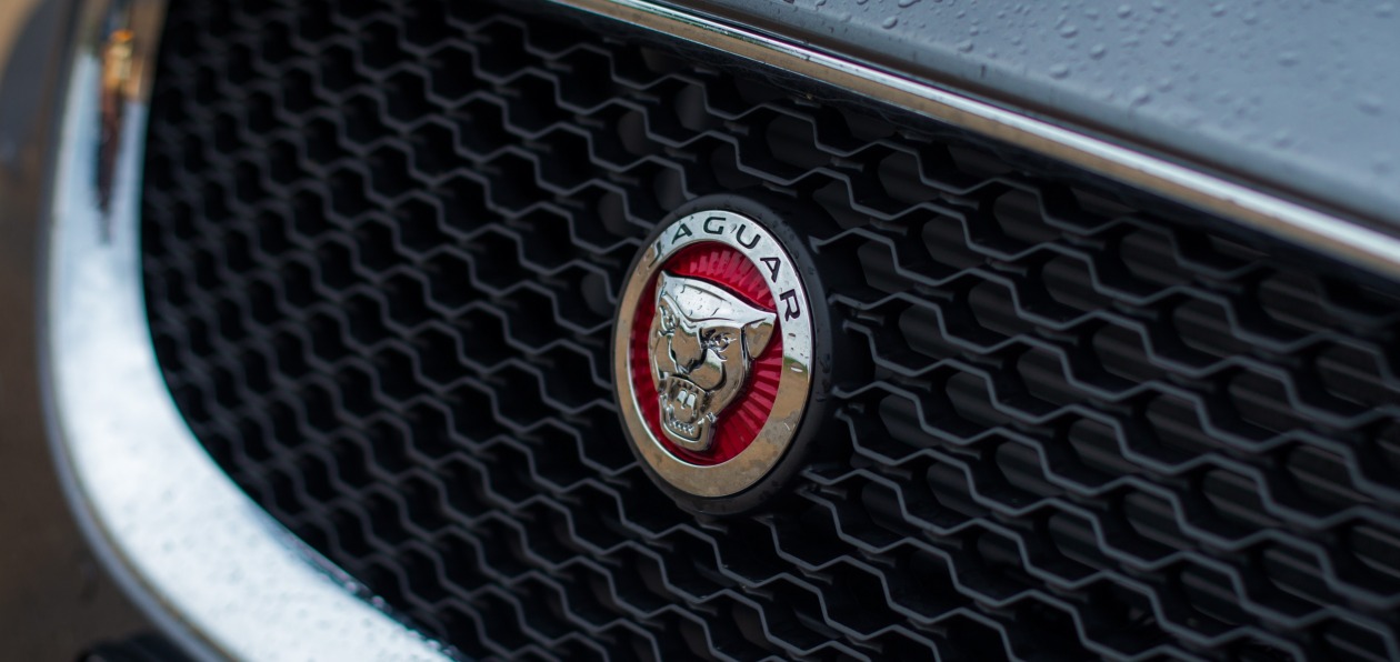 Электрический Jaguar XJ попался фотошпионам