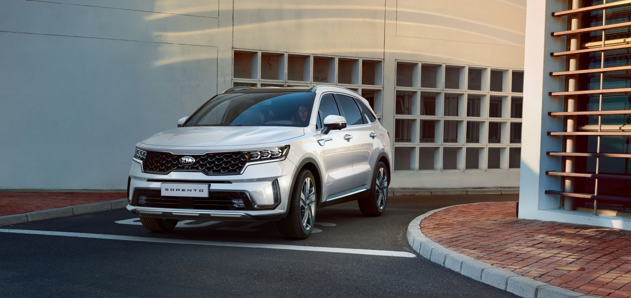 Kia полностью рассекретила новый Sorento