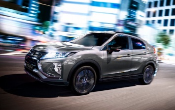 Mitsubishi привез в Россию Eclipse Cross в «черной» спецверсии