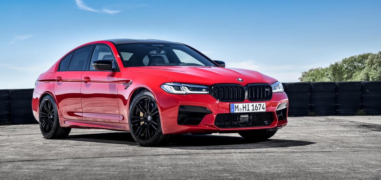 BMW представил обновленный M5