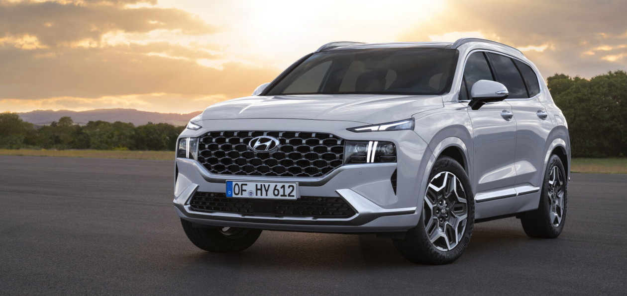 Hyundai показал, как будет выглядеть обновленный Santa Fe