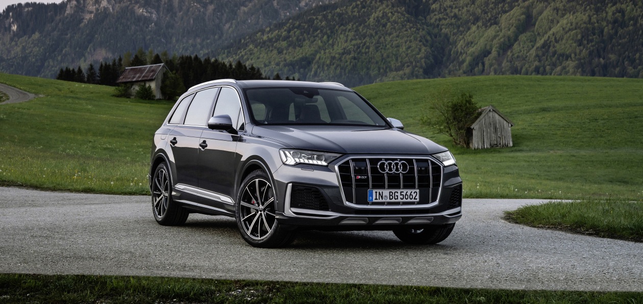 Кроссоверы Audi SQ7 и SQ8 получили новый бензиновый двигатель