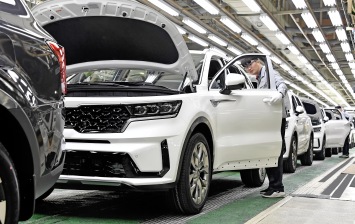 Гибридный Kia Sorento встал на конвейер