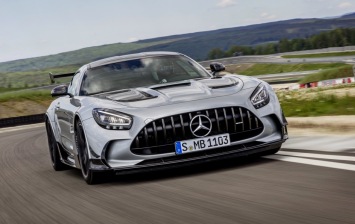 Mercedes «оценил» в евро «черную» спецверсию суперкара AMG GT