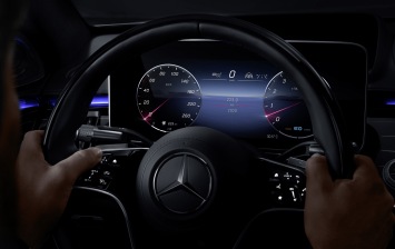 Mercedes частично рассекретил салон нового S-Class