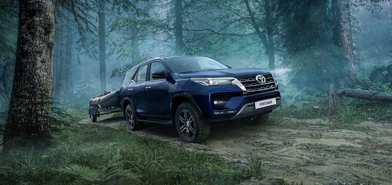 Toyota обновила Hilux и Fortuner