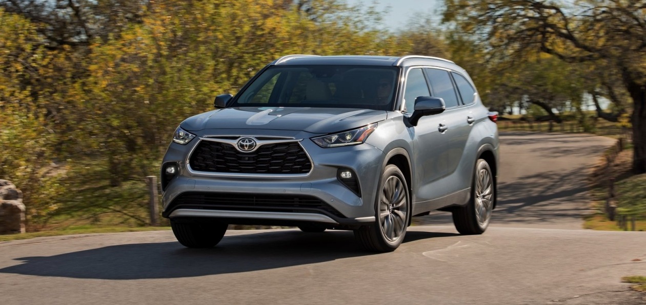 Новый Toyota Highlander получил российский ценник