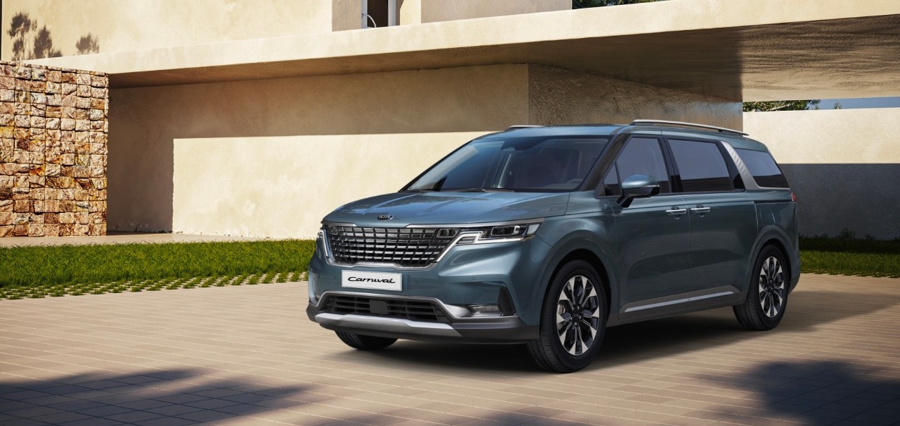 Kia представила новый минивэн Carnival