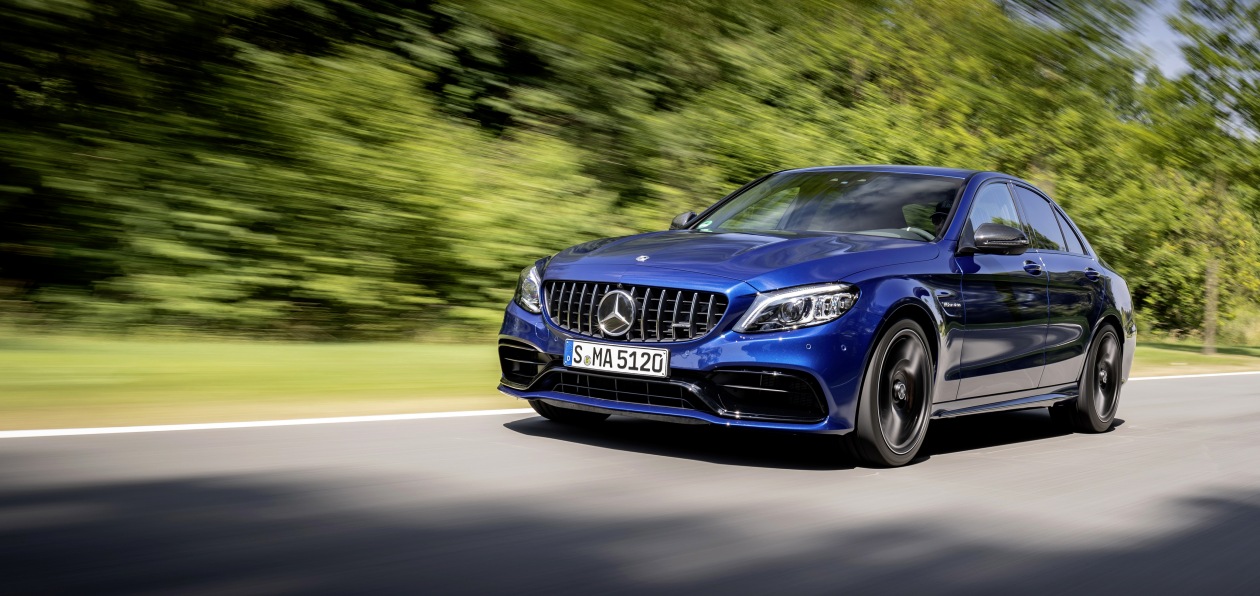 Новый Mercedes-AMG C63 станет двухлитровым «гибридом»