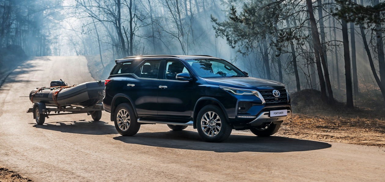 Обновленный Toyota Fortuner с новым дизелем «доехал» до России