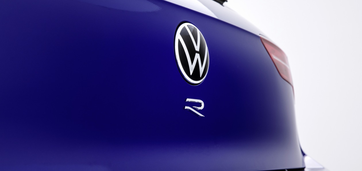 Volkswagen назвал дату мировой премьеры нового Golf R