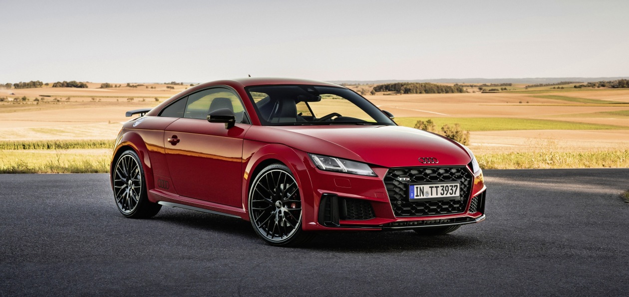 Купе и родстер Audi TT получат спортивный стайлинг-пакет и новую линию оснащения