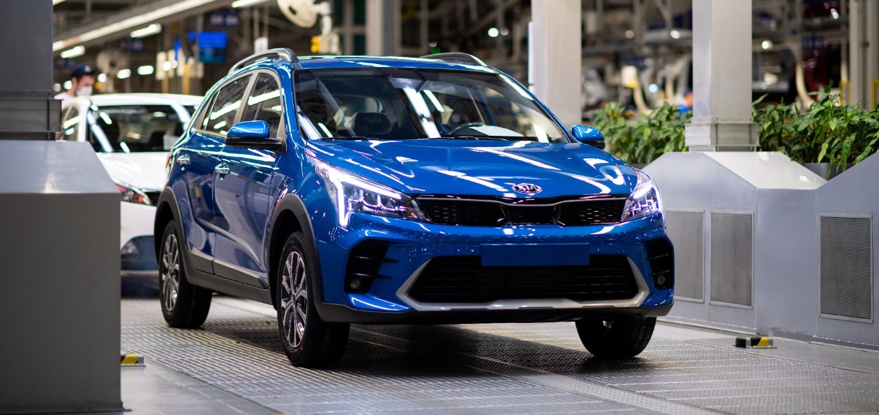 Новый Kia Rio X встал на конвейер в Петербурге