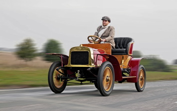 Skoda отмечает 115-летие выпуска своего первого автомобиля