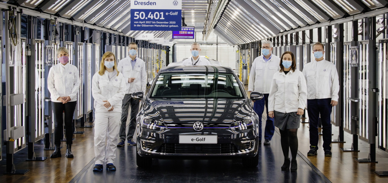 Volkswagen выпустил последний экземпляр e-Golf