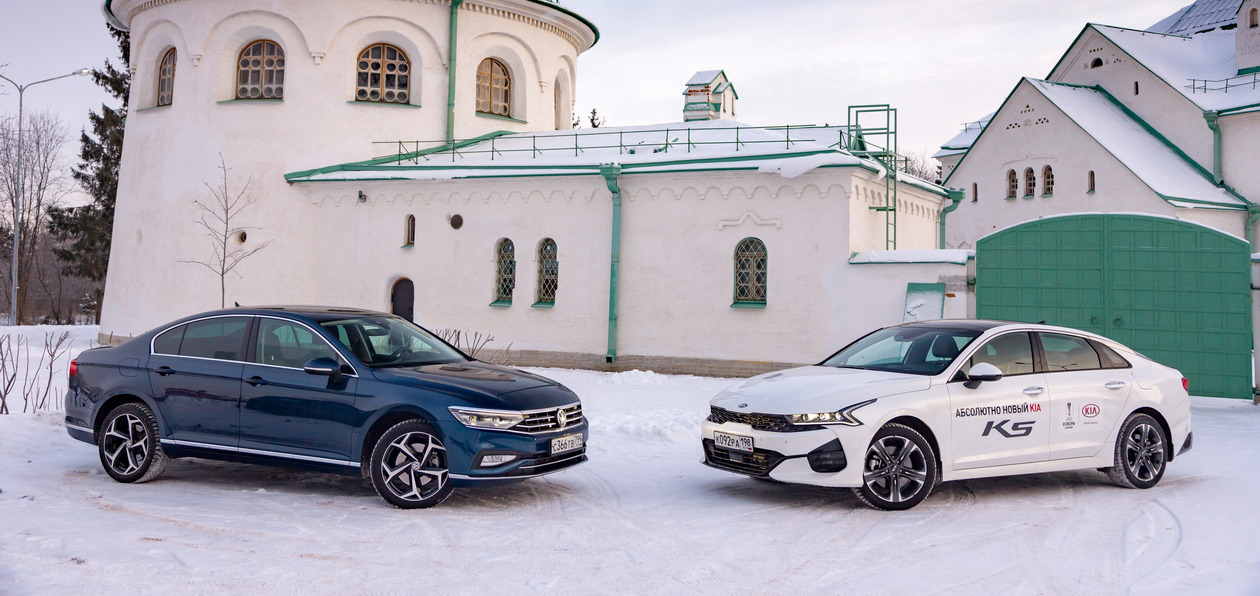 Тест-драйв Volkwagen Passat 2.0 TSI против Kia K5 2.5 GDI: обгон на финише