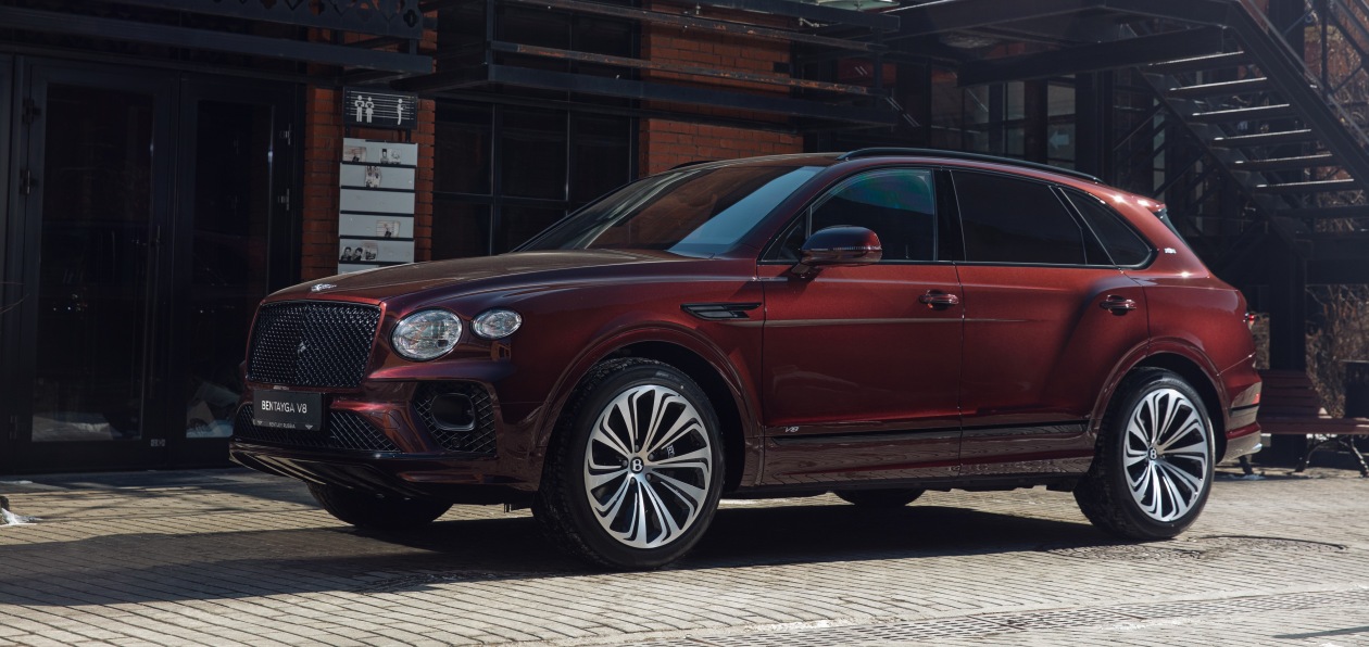 Новый Bentley Bentayga «доехал» до российских клиентов