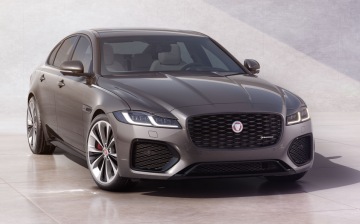 Jaguar «оценил» в рублях обновленный XF