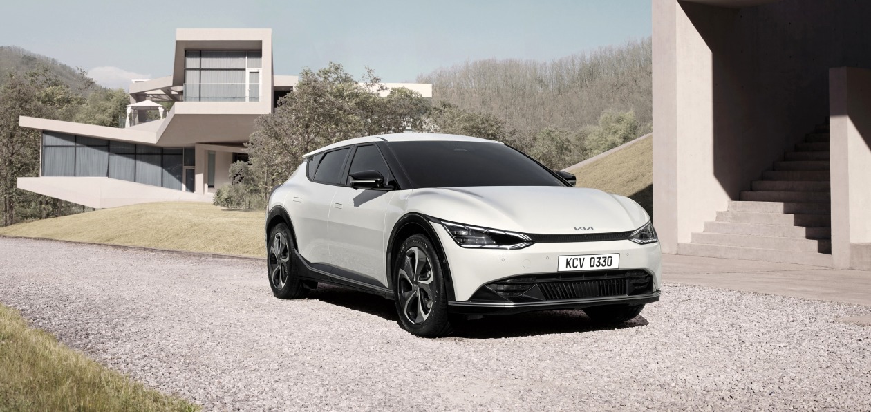 Kia «рассекретила» новый EV6